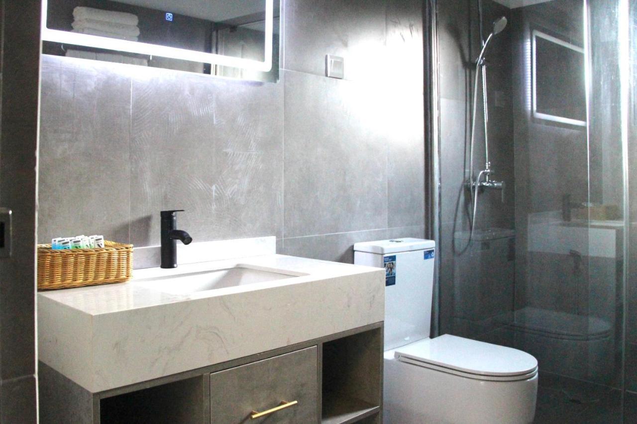 Nivadoo Resort Сігірія Екстер'єр фото Bathroom