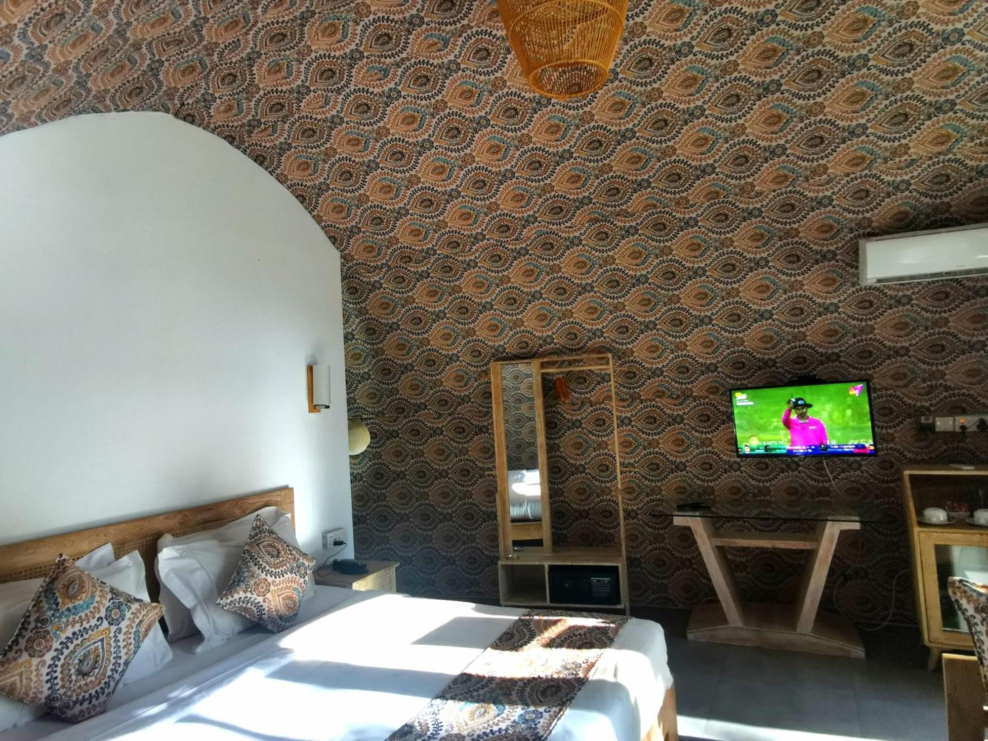Nivadoo Resort Сігірія Екстер'єр фото A room at the hotel