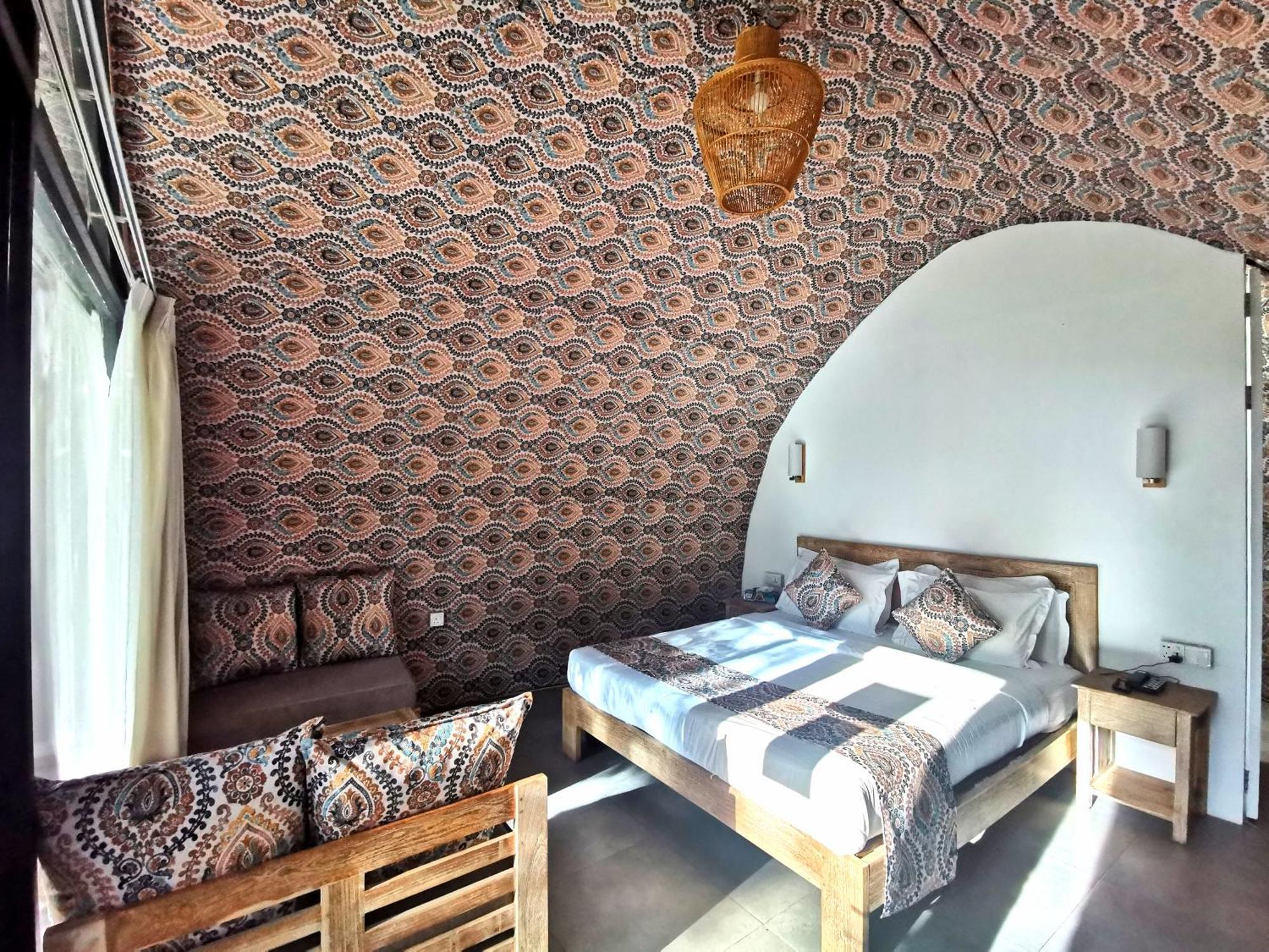 Nivadoo Resort Сігірія Екстер'єр фото A room at the hotel