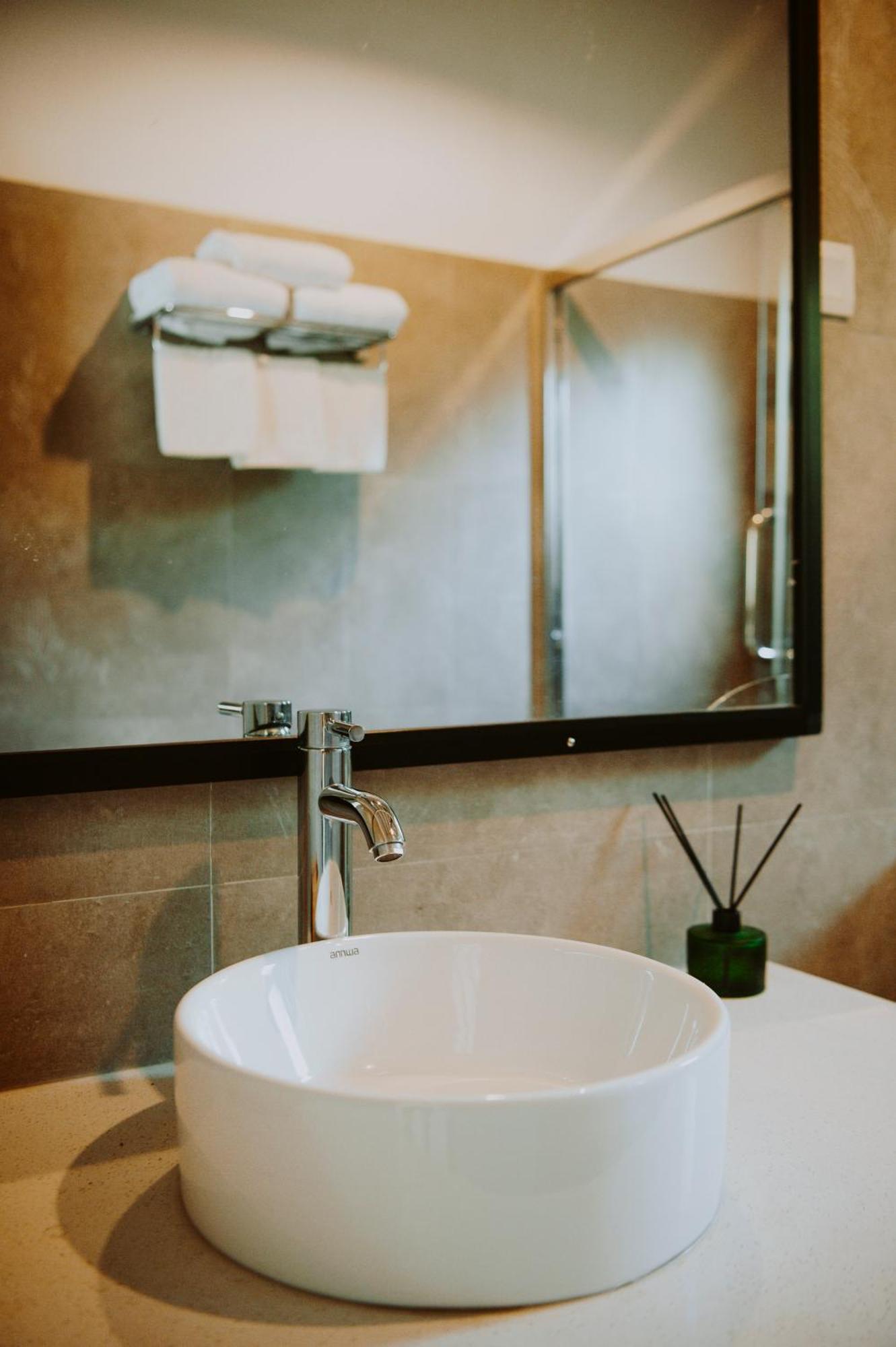 Nivadoo Resort Сігірія Екстер'єр фото A reed diffuser